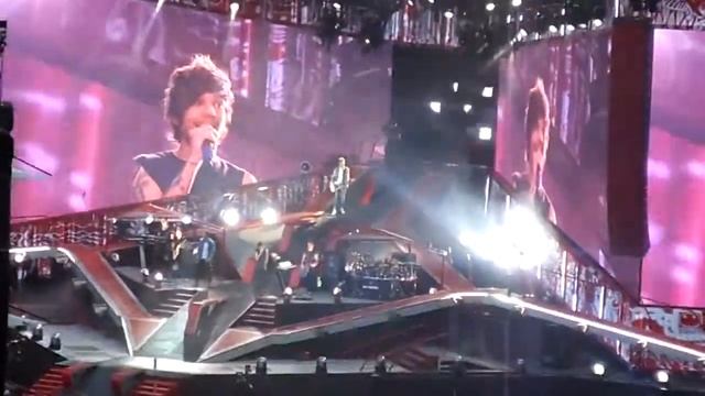 One Direction Where We Are Tour Wembely Stadium - Saturday 7th June 2014 Opening смотреть онлайн
