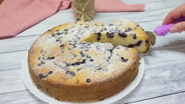 Самый вкусный кекс ЧЕРНИЧНЫЙ ПИРОГ Можно использовать любые ягоды. Быстрый и очень простой рецепт смотреть онлайн