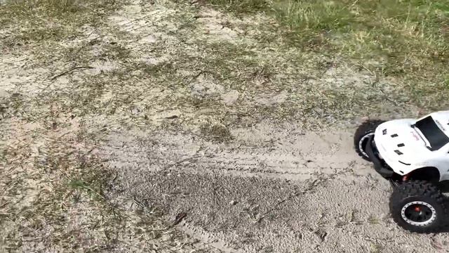 Arrma Outcast 8S First Drive First Break! смотреть онлайн