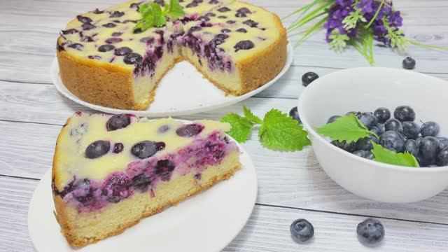 Быстрый ЯГОДНЫЙ ПИРОГ в сметанной заливке на самом нежном песочном тесте смотреть онлайн