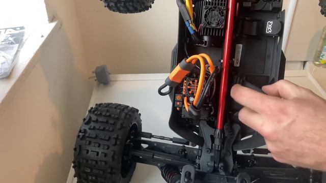 Arrma outcast 4S V2 finally in the U.K. unboxing and initial thoughts смотреть онлайн