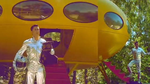 Agency Unreal - Ilkka Villi смотреть онлайн