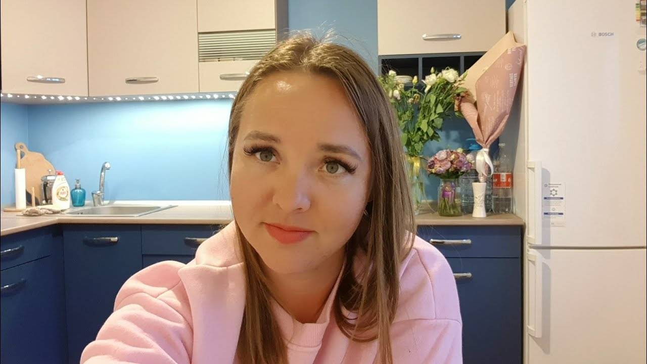 Разбираем вещи и болтаем смотреть онлайн