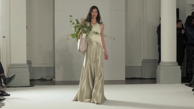 Julien Fournie | Haute Couture Spring Summer 2023 - PARIS смотреть онлайн