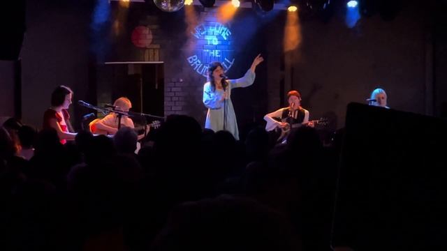 The Last Dinner Party - On Your Side - live at the Brudenell - 20240211 смотреть онлайн
