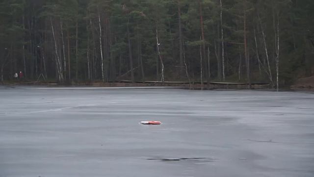 red & white lifebuoy смотреть онлайн