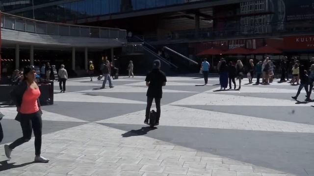 Segway Solowheelers in Stockholm Sergels Torg смотреть онлайн