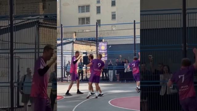 Константин Хабенский забивает гол головой.(Благотворительный футбольный матч - 2024) смотреть онлайн