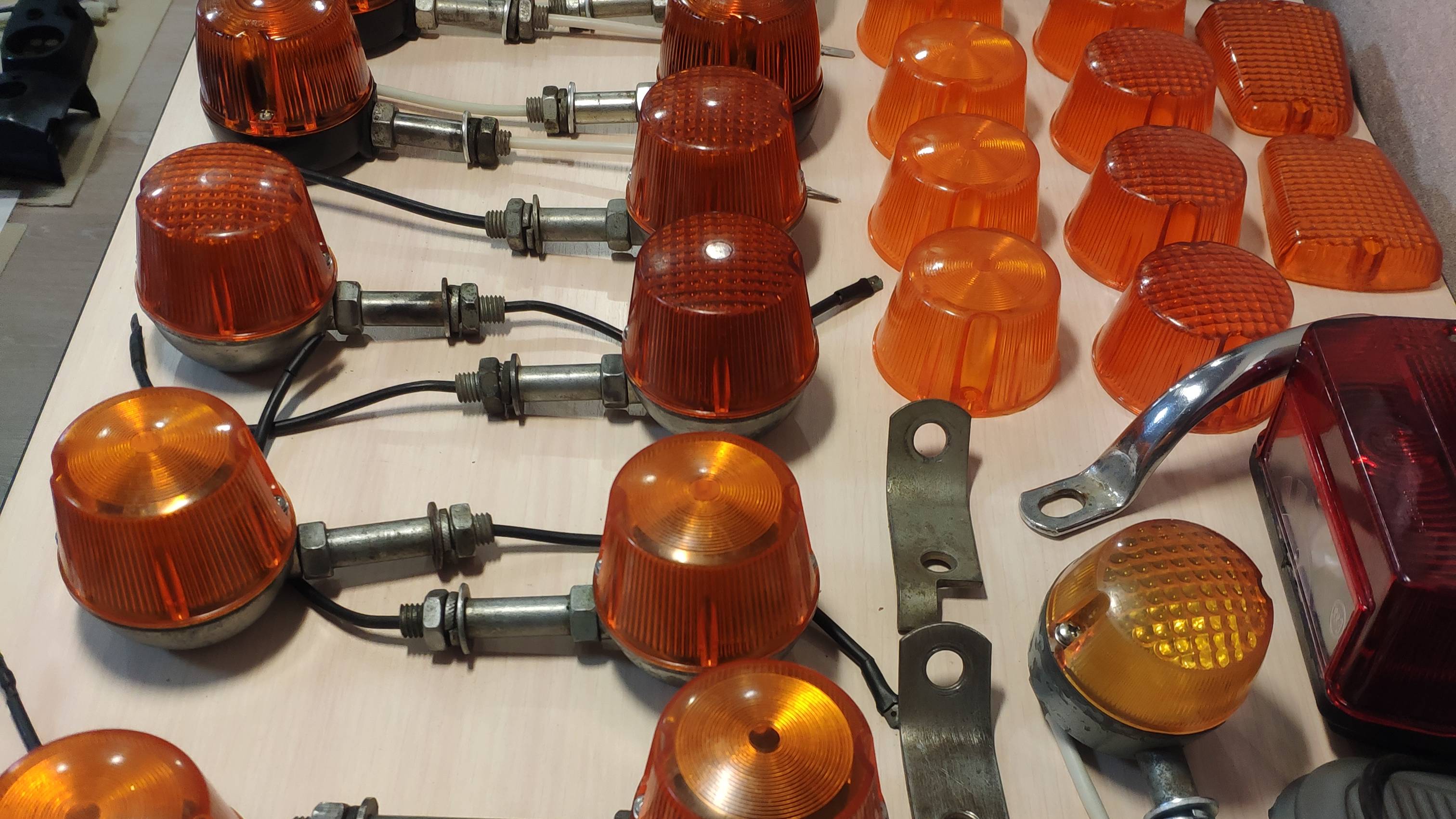 Поворотники для мотоциклов ИЖ и стекла к ним смотреть онлайн