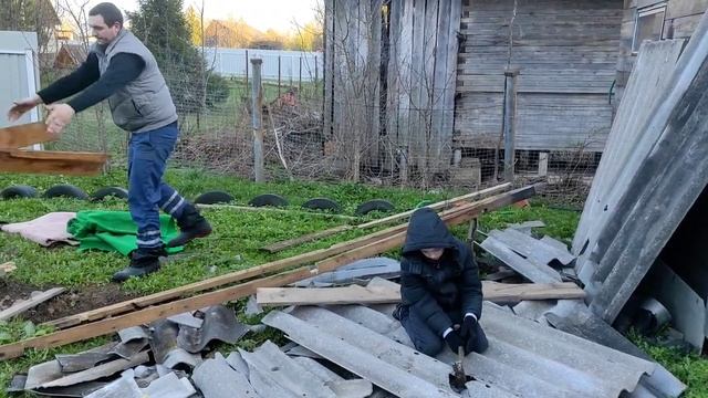 Меняем крышу у сарая .Часть 1 смотреть онлайн