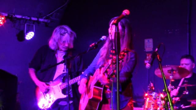 LIZ JONES & BROKEN WINDOWS-THE HIVE-EDINBURGH-CAN'T GO HOME. смотреть онлайн