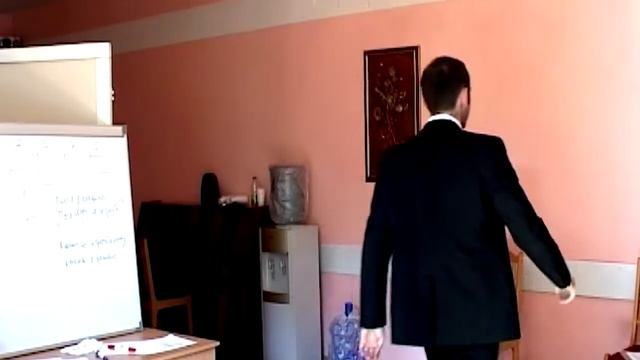 Инструменты установление контакта в продажах. Комплименты в продажах. Тренинг продаж смотреть онлайн