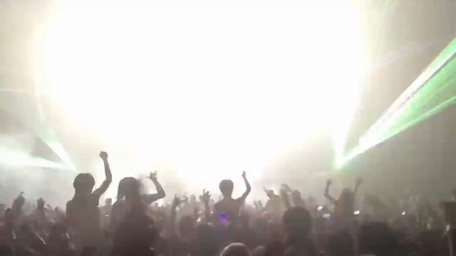 Swedish House Mafia (One Last Tour) - Don't You Worry Child - Live In Singapore смотреть онлайн