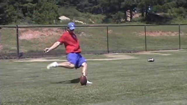Quantum Kicking Coach Rafter: Side view of field goal for video analysis to help coach kickers.wmv смотреть онлайн