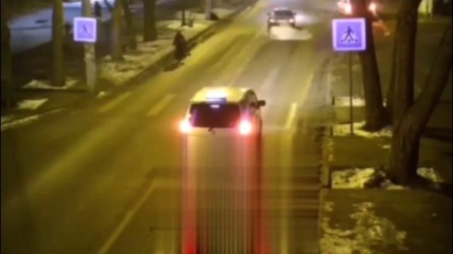 Пьяный иностранец сбил ребёнка на переходе смотреть онлайн