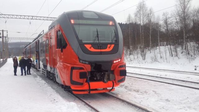 Дизель-поезд РА3 «Орлан» на станции Айгир смотреть онлайн