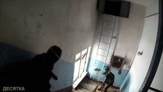 Пробуем сценарии Counter Strike в страйкболе смотреть онлайн