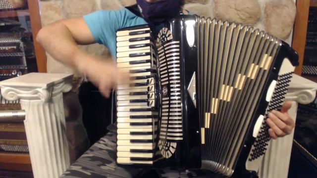 2410 - Black Chrysler Superior Piano Accordion 41 120 LM $599 смотреть онлайн