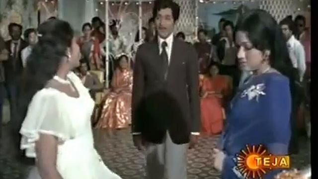 EE GITHAM,SANGITHAM,O CHELI NAA JIVITHAM NEE NIDALO NAA PRANAYAM RASAMAYAM HEE..CHITRAM:-MAHALAKSHM смотреть онлайн