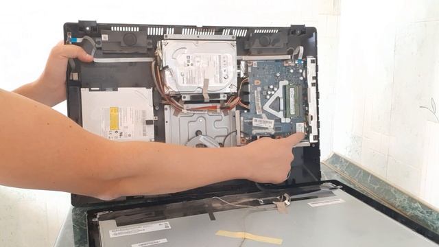 Как на моноблоке Леново заменить жесткий диск hdd на ssd или оперативную память @EvgKrasnodar смотреть онлайн