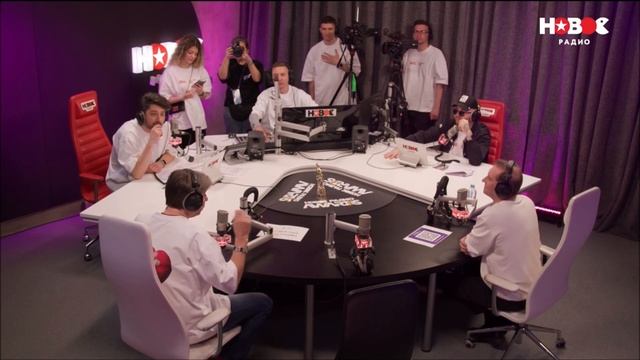 ПРЕМИЯ "НОВОЕ РАДИО AWARDS" - 2024. Константин Хабенский вручил Василию Вакуленко (БАСТА) награду. смотреть онлайн