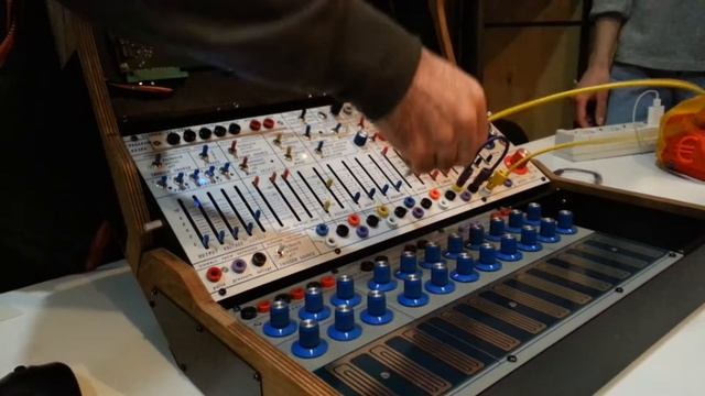 Alex Pleninger. Buchla_mini. 05 смотреть онлайн