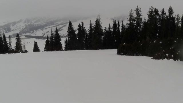 Туманная и снежная погода не повод отменять фрирайд 6 спусков в Жыргалан, 8 фев 2024 смотреть онлайн