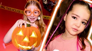 Ева и Настя в доме с привидениями на Хеллоуин