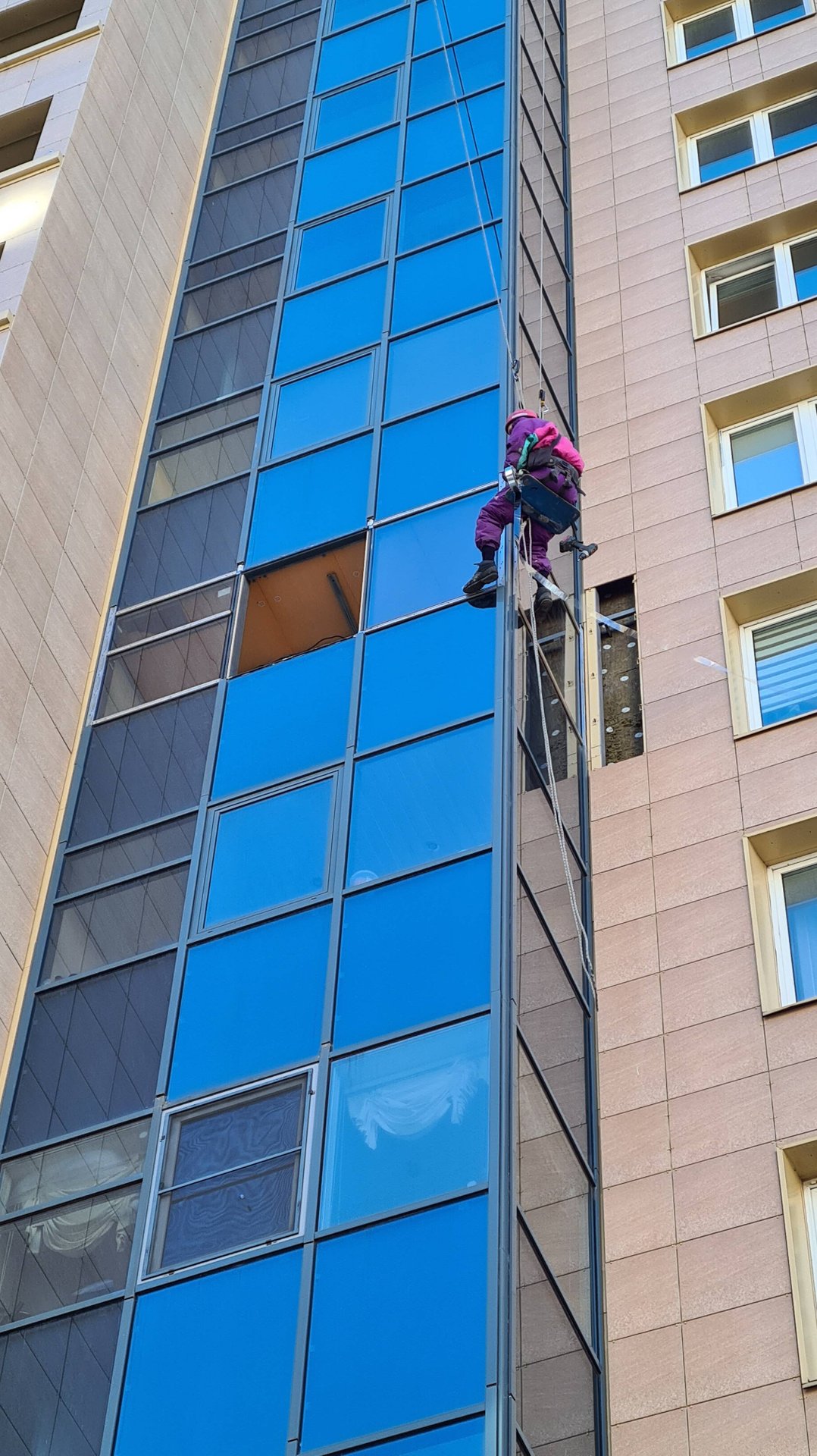 Замена холодного остекления на стеклопакеты с зубом. ОКЛАНДИЯ смотреть онлайн