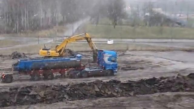 excavator, truck, first snow Tyreso смотреть онлайн