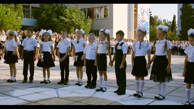 В 1 сентября в первый класс - праздник для детей смотреть онлайн