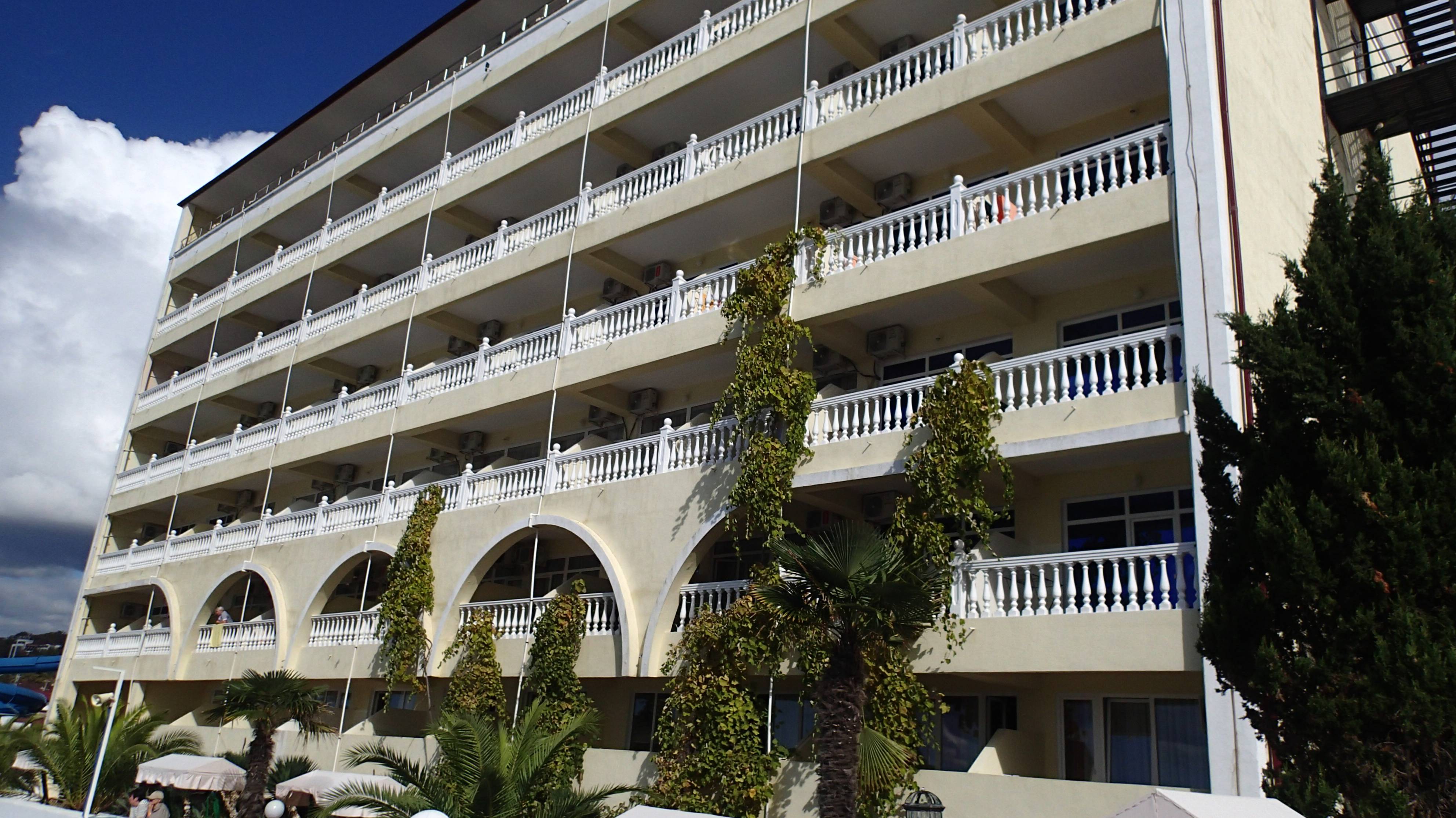 2024.10.08-17. Лоо. Часть 1. Смерч, град, санаторий Горный Воздух. смотреть онлайн