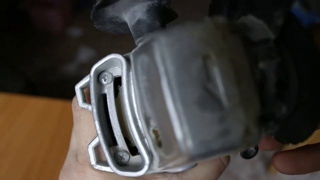 УШМ Hammer модель USM900S как поменять диск без ключа и кнопки "стоп" смотреть онлайн