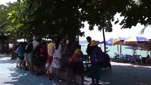 Walking on Pattaya Beach Road in Pattaya, Thailand (Part 1) смотреть онлайн