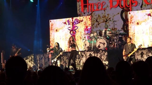 Three Days Grace - Painkiller Feat. Dany Of The Warning // Toronto, ON