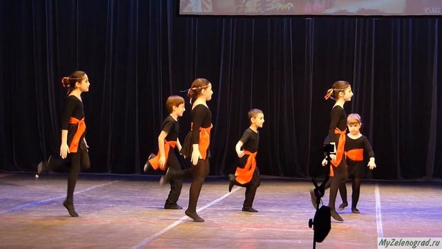 Младшая группа танцевального ансамбля "Ахтамар". Танец "Сасна пар"