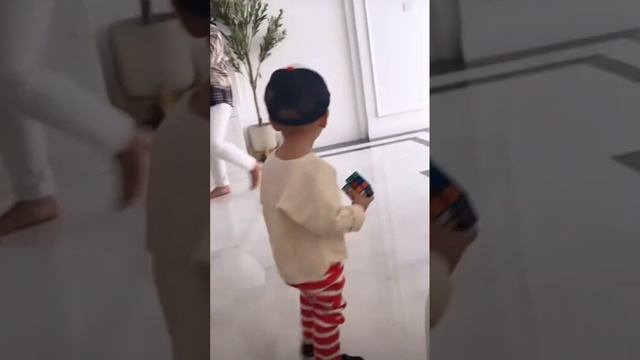 RAYYANZA MINTA PAKEK OUTFIT KEREN BUAT KETEMUAN SAMA TANTE PRILLY смотреть онлайн