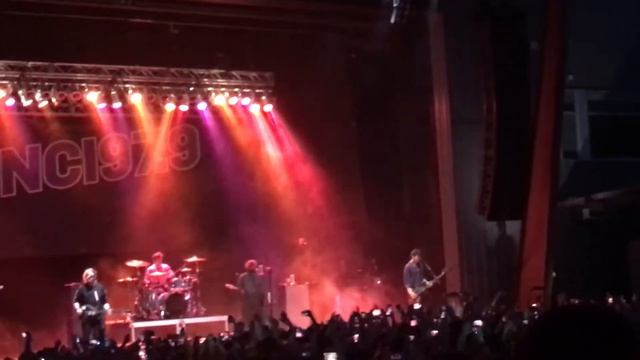 5 Seconds Of Summer - She Looks So Perfect- Summer In The City смотреть онлайн