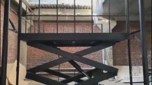 Гидравлический подъемный стол с направляющими