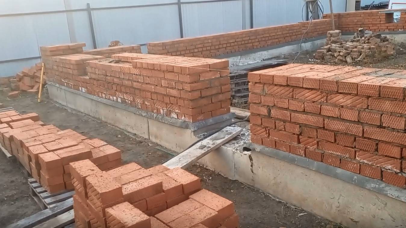 # 26 ЦОКОЛЬ ДОМА ГОТОВ/ НАВОЖУ ПОРЯДОК В ЛЕСУ