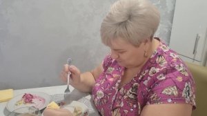 Всем привет. У меня обед. Собираюсь в гости