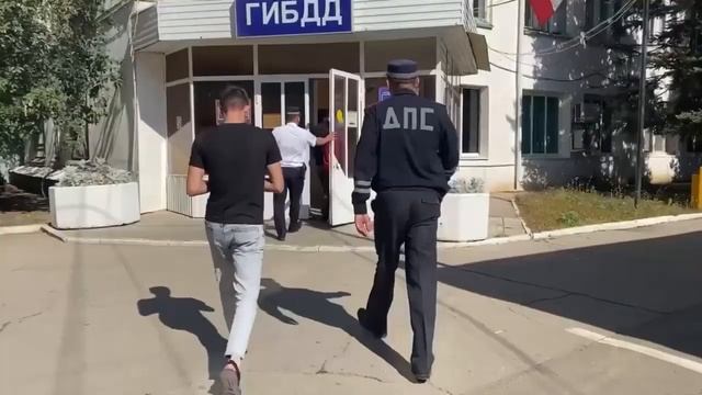 В Саратове за проезд по проспекту Столыпина наказали 18-летнего водителя смотреть онлайн