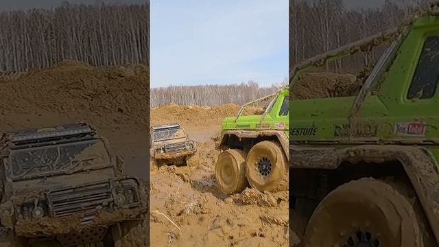 RC Модели В Грязевой Битве! 🚙💥 Грязное Безумие смотреть онлайн