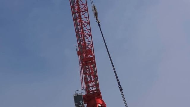 warm snow, just a construction crane смотреть онлайн