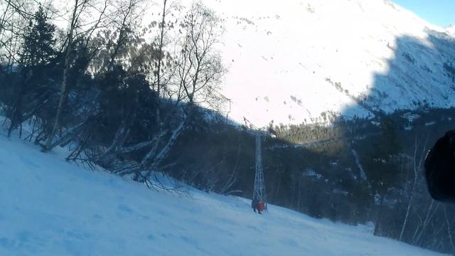 4K POV Чегет подъем и спуск, южный ветер против креселки, 28 декабря 2023 4й спуск смотреть онлайн