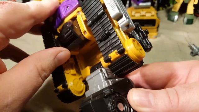 Constructicon Bonecrusher (Transformers Wei Jiang Devastator KO) Review