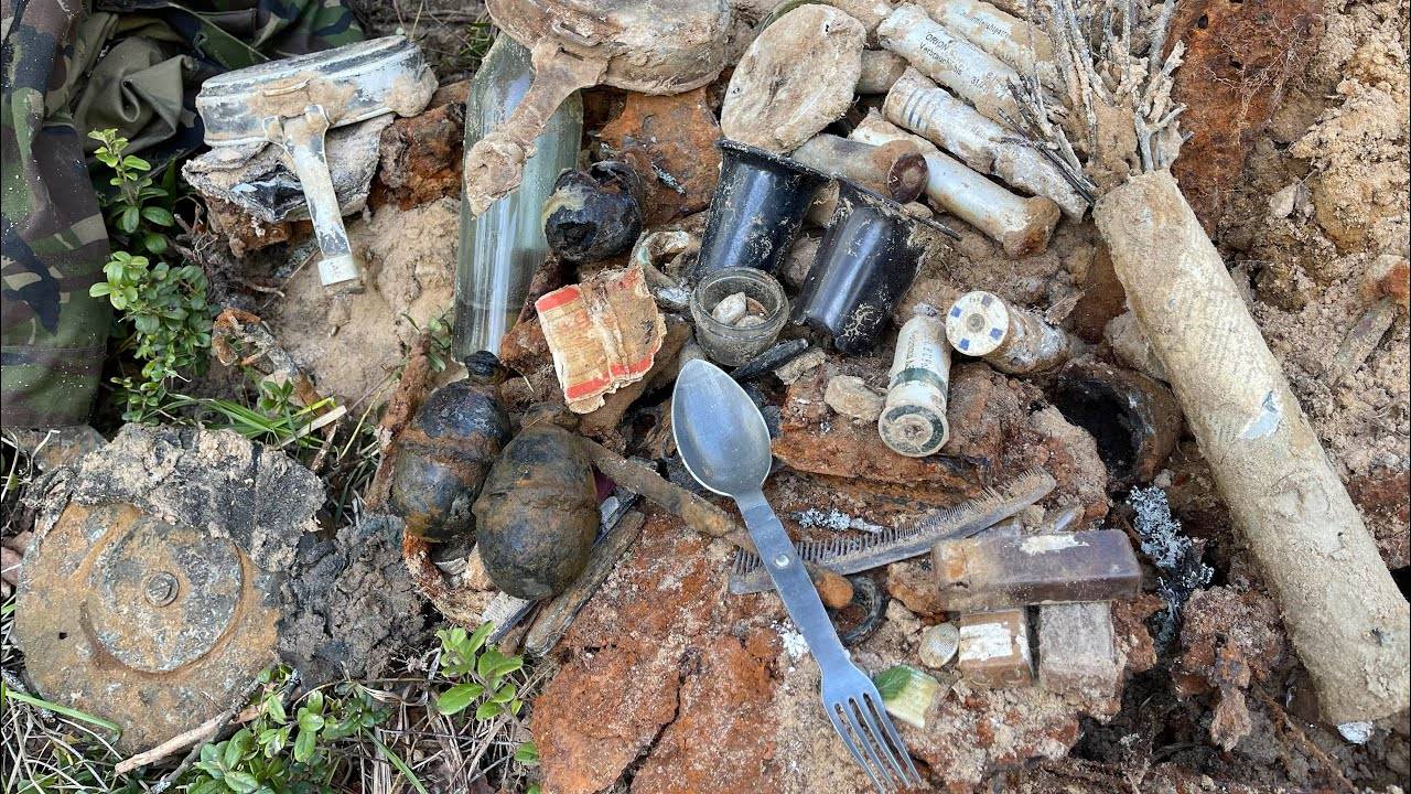 Коп по войне. Немецкий блиндаж забит артефактами. Часть 1. смотреть онлайн