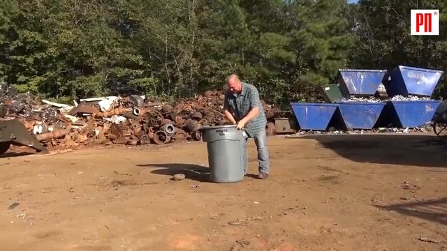 Контейнеры BRUTE Rubbermaid испытывают на прочность смотреть онлайн