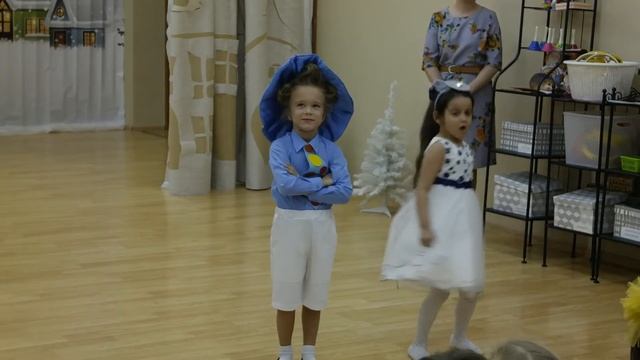 4 эпизод. Песня о Дедушке Морозе смотреть онлайн