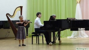 Ф. Шуберт. "Пчёлка". Исполняет Ксения Еремина (скрипка, 1 класс)